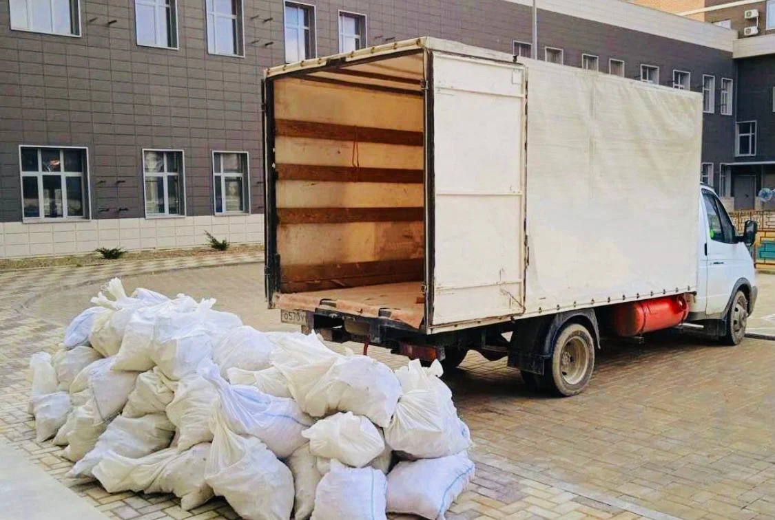 Вывоз строительного мусора из новостроек в Сочи в октябре