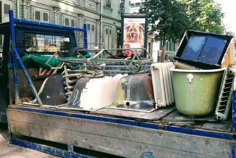 Вывоз старой сантехники в Сочи от ПроМусор: быстро, недорого от 568 руб., утилизация и грузчики