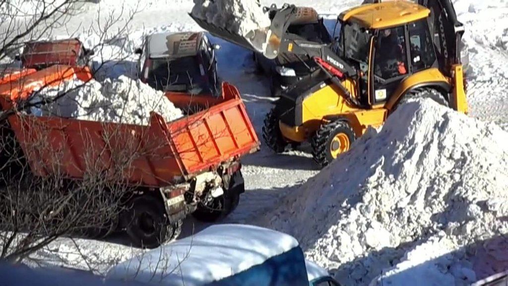 Вывоз снега с погрузкой в Сочи для организаций и частных лиц в октябре